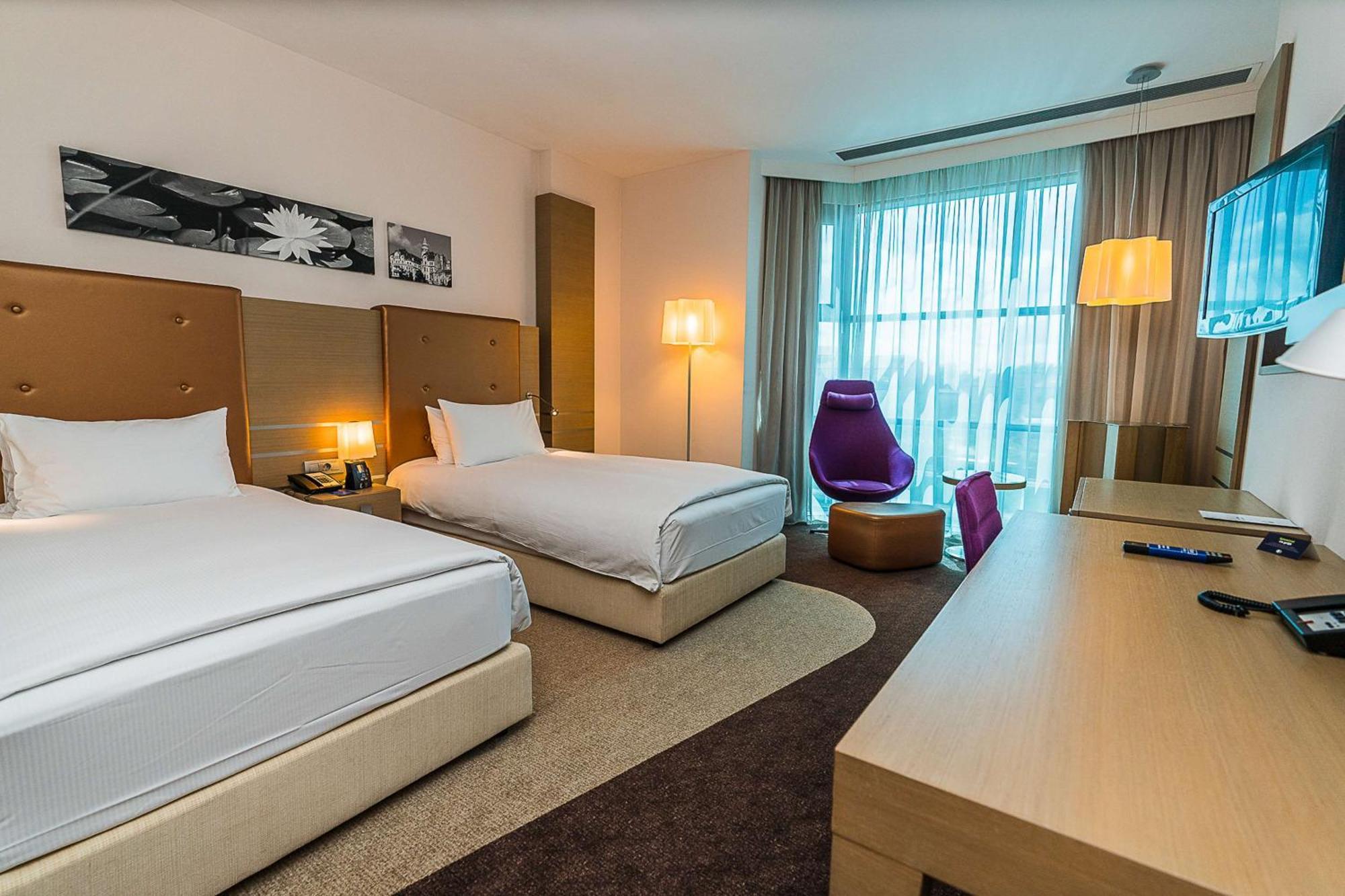 Doubletree By Hilton Oradea Hotel Exterior photo